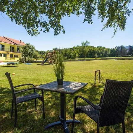 In With Outdoor Swimming Pool Holiday home *
