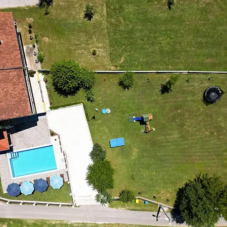 In With Outdoor Swimming Pool Holiday home Hrvace